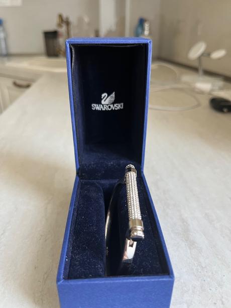 Swarovski naramok, swarovski