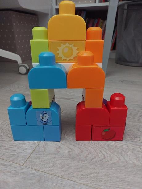 Megabolocks vlacik s cislami a extra kocky,