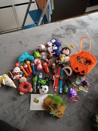 Mix hračiek a drobností, 