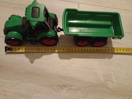 Lena traktor s vleckou, 