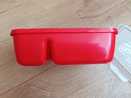 Cerveny desiatovy box,