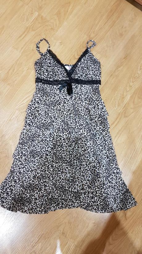 Tigrované šaty v. s, s