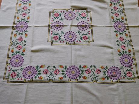 Ručne vyšívaný obrus kocka-128x128cm,, 