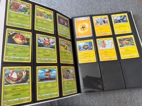 Pokémon originál album so 100+ originál kartičkami,