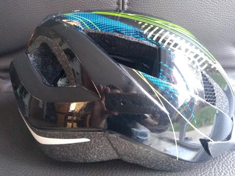 Cyklistická prilba, s