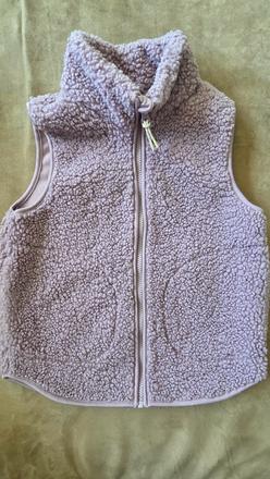 Krásna huňatá vestička h&m veľ.122,128 ako nová, h&m,122