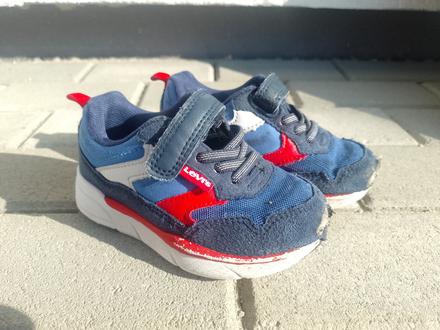 Botasky levis, levis,24