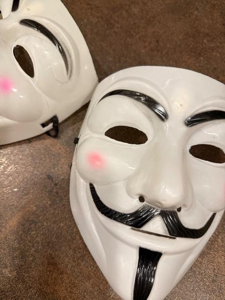 Maska guy fawkes  anonymous  2 ks, 