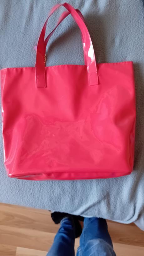 Znížená cena značková lesklá červená kabelka, marc jacobs