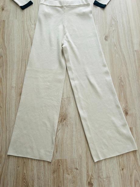 Nádherný komplet nohavíc a topu značky greenapple, m