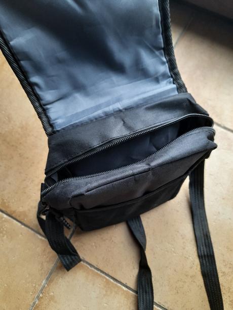 Čierna crossbody,