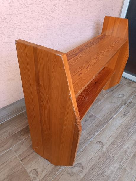 Drevená polička,
