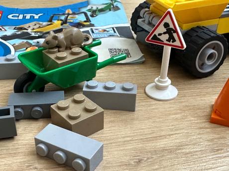 Lego city 60284 nákladiak cestárov, 