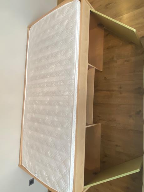 Posteľ, šírka (cm): 90,dĺžka (cm): 200