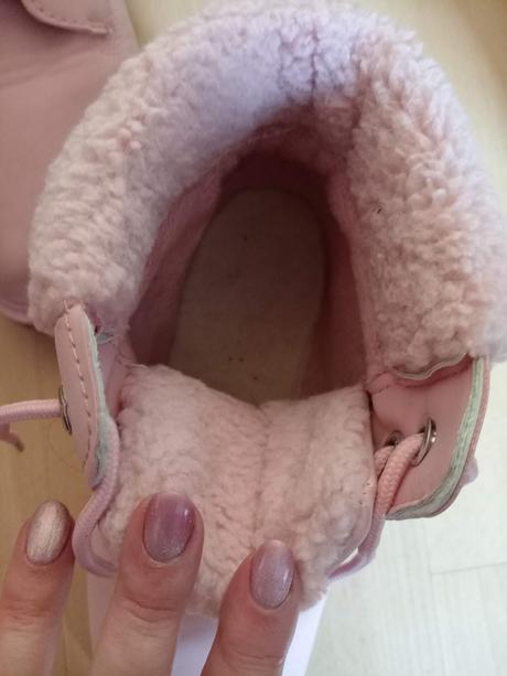 Ružové čižmy, 40