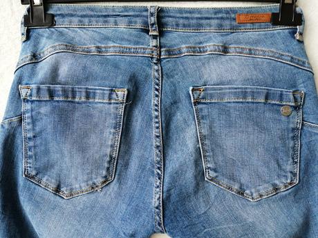 Pekné moderné rifle s elasténom, 36