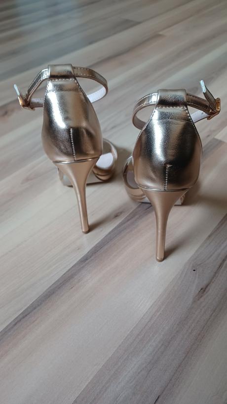 Vysoké zlaté sandálky, 36