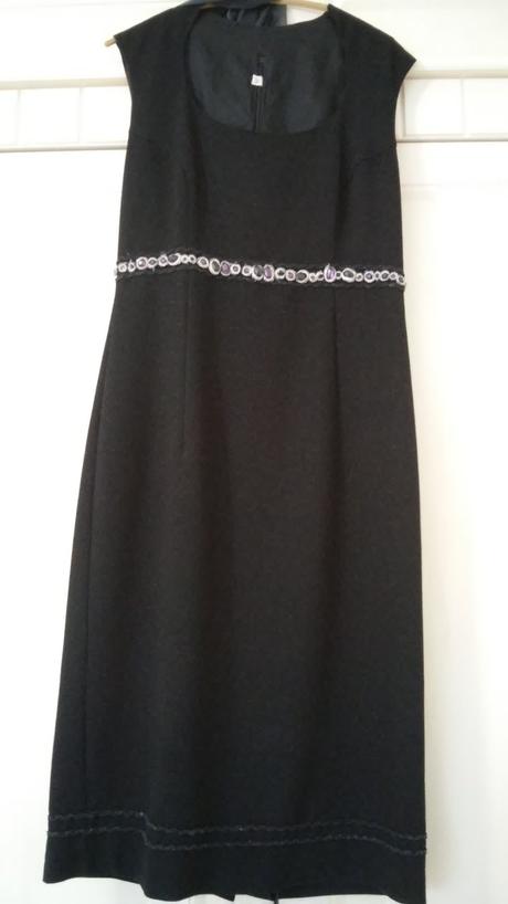 Spoločenské čierne šaty na príležitosť, 36