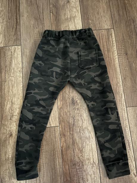 Zateplené tepláky, 122