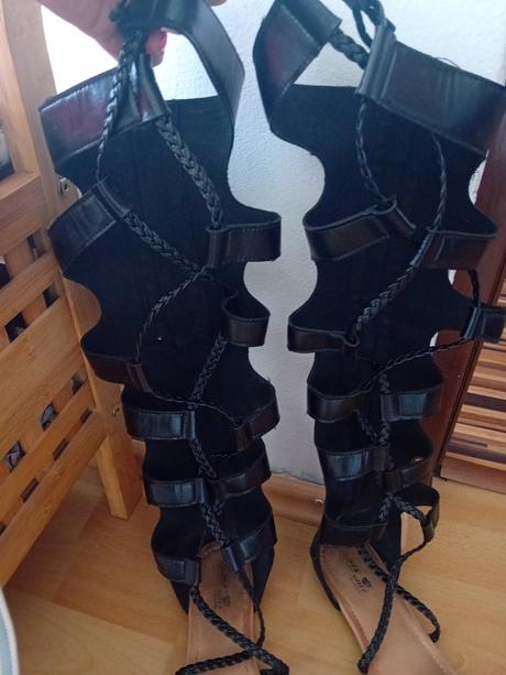 Snurovacie sandále, 39