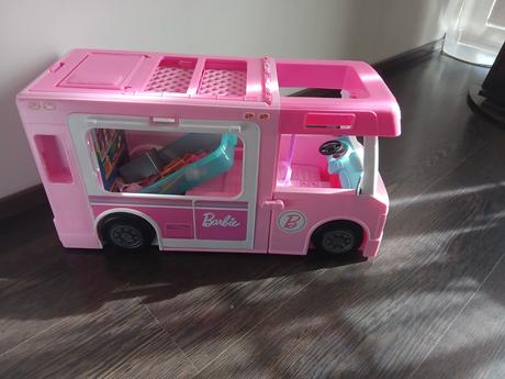 Barbie karavan+sanitka, 