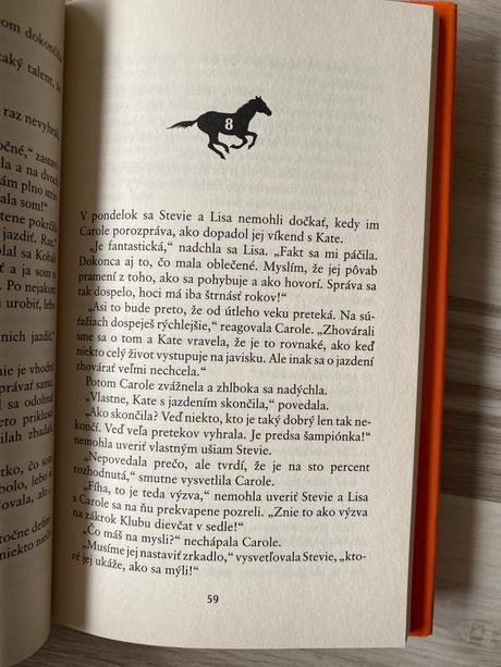 Krásna kniha dievčatá v sedle 4 sila koní,