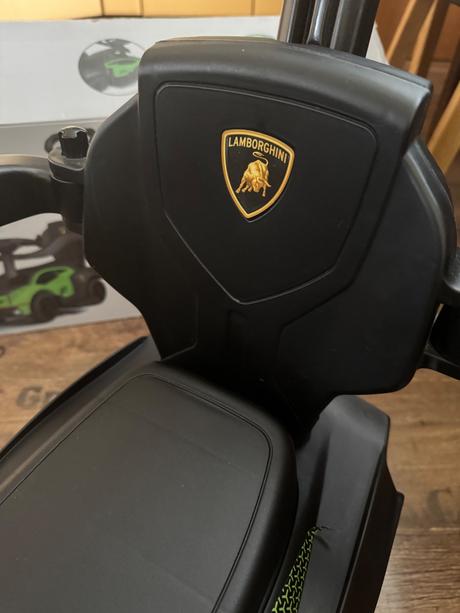 Odrážadlo autíčko lamborghini,