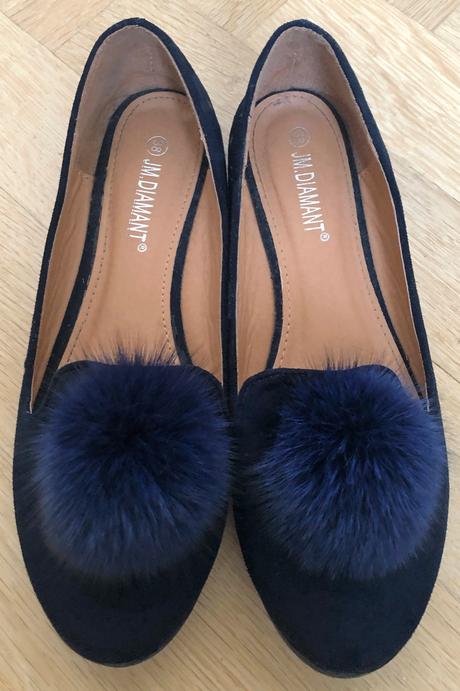 Kožené balerínky s kožušinovým brmbolcom, 38