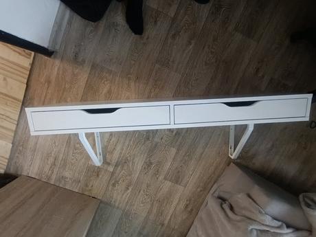 Kozmetický stolík ikea, 