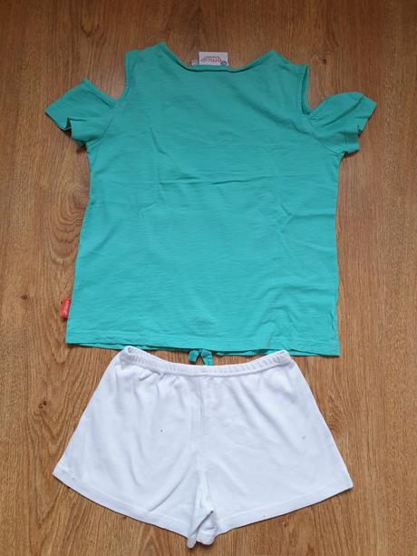 Tričko s krátkym rukávom a kraťasami, 146