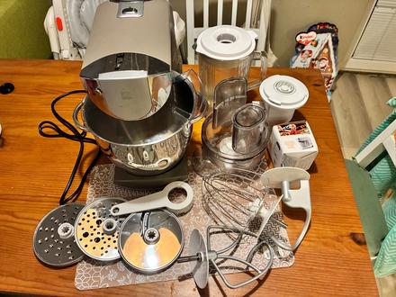 Kuchynsky robot eta gratus, eta