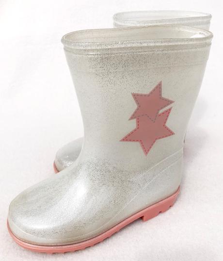 Biele perleťové gumáky, 26