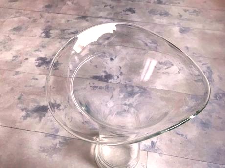 Vysoká váza z hrubého skla bohemia,