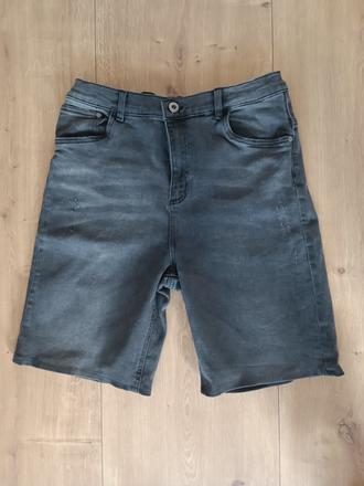 Kraťasy v 170, reserved,170