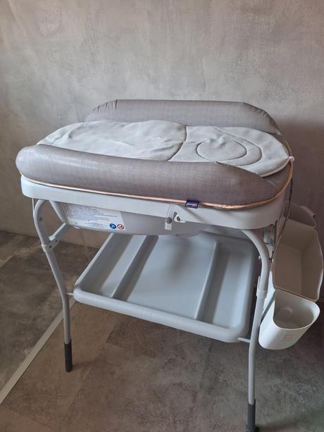 Multifunkčná prebaľovacia stanica je chicco cuddle,
