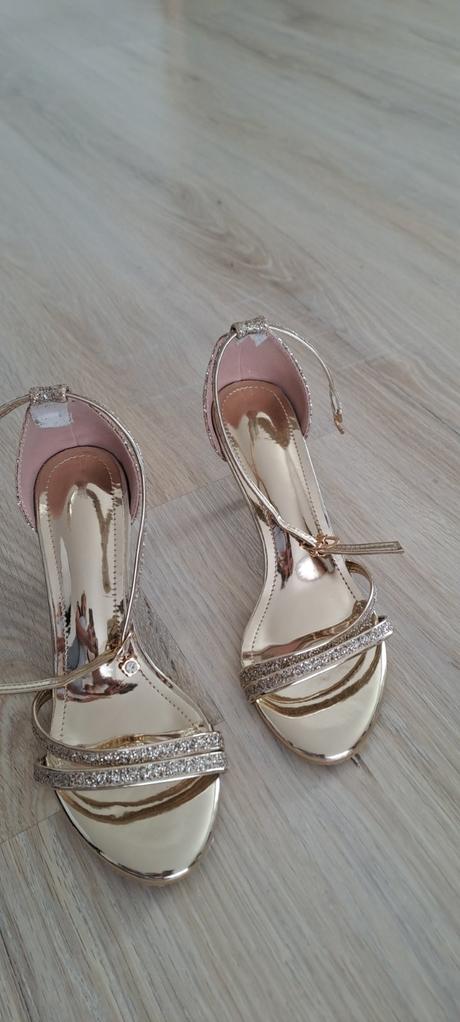 Sandalky, 36