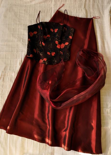 Bordové spoločenské šaty s-m, s