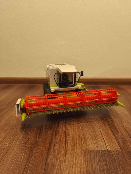 Bruder kombajn 480 class, 