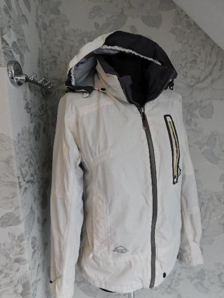 Damska kvalitna vetrovka s odonimatenou kapucnou, 36