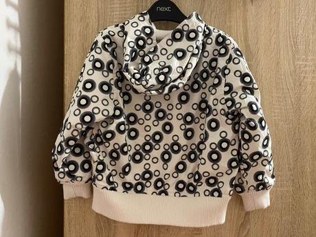 Prechodná bunda, 104