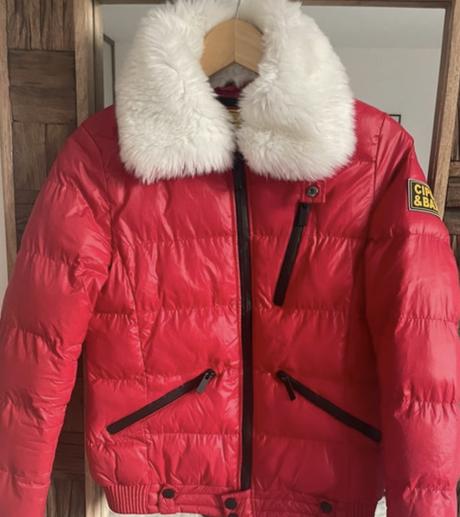 Na predaj krasne moderne oblecenie s m, geox,s