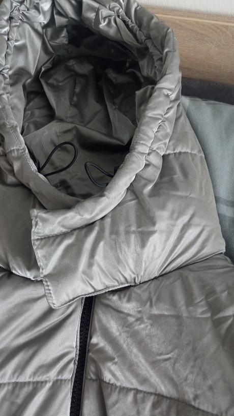 Strieborná matná bunda s kapucňou, m