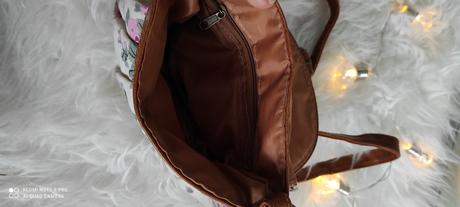 Kabelka s kvetinkami,