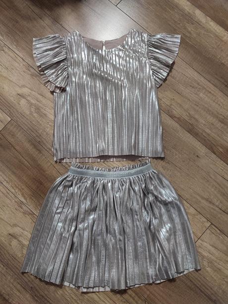 Dievčenská súprava, 122