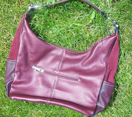 Fialová kabelka elegantná,
