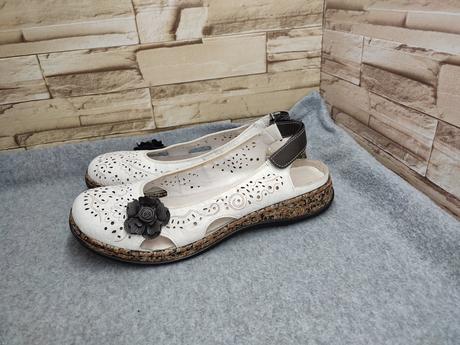 Rieker 42 - dámske dierkované kožené našuchovačky, rieker,42