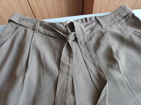 Predám khaki zelené nohavice, h&m,44