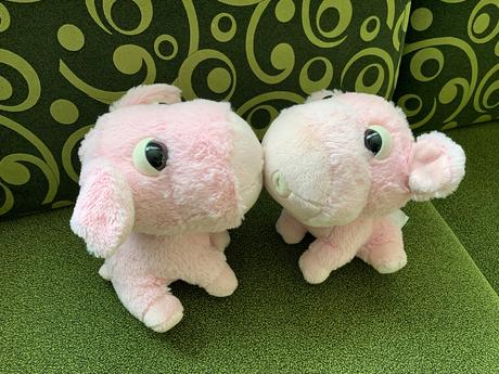 2 plyšové prasiatka,