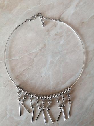 Mam na predaj nahrdelnik,