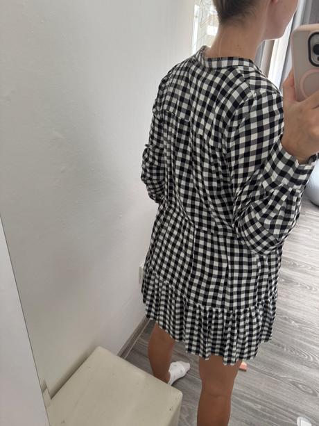 Predlzena kosela / saty, reserved,s